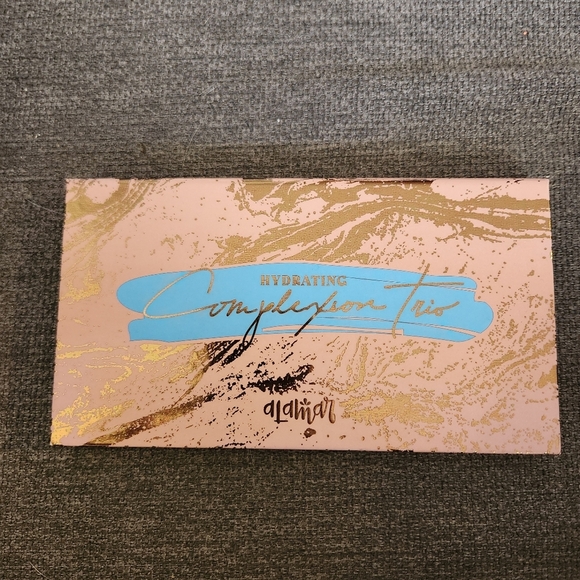 Alamar Cosmetics Brighten & Bronze Complexion Trio Palette Fair-Light Cheeks New - Picture 3 of 4